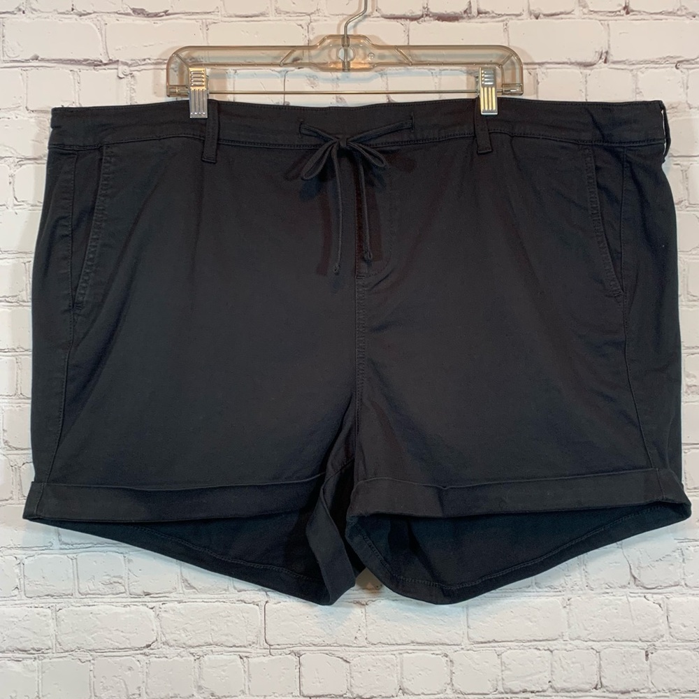 NWT Black Torrid rolled Shorts drawstring